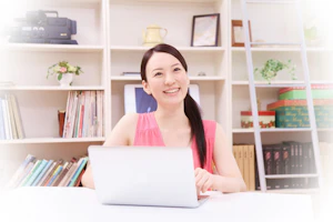微笑む女性