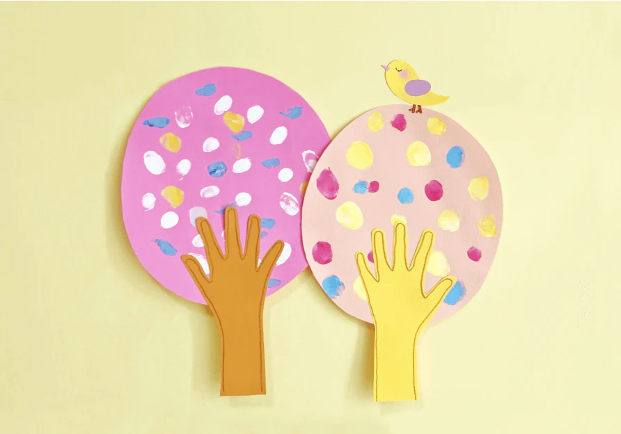 手形と指スタンプの木の製作