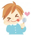 美味しそうにほほ笑む男の子