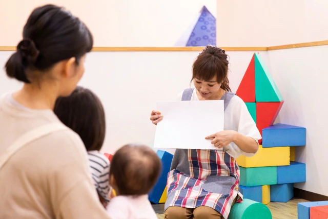 子供たちと保育士さん