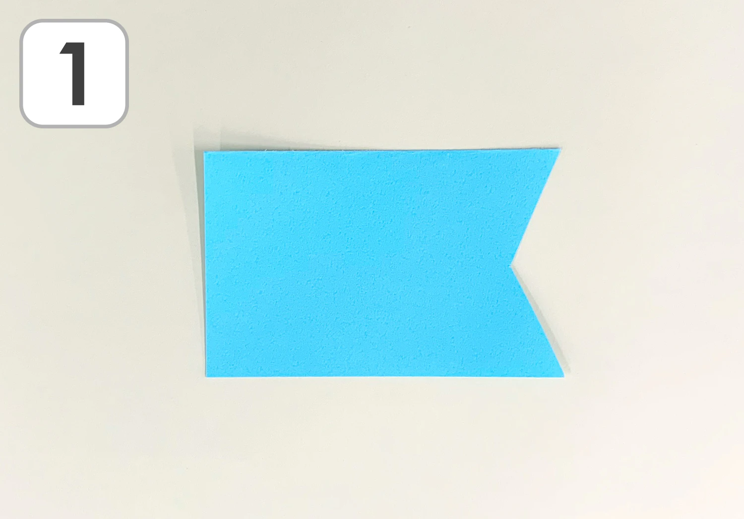 クルリンおりがみのこいのぼりの製作手順1