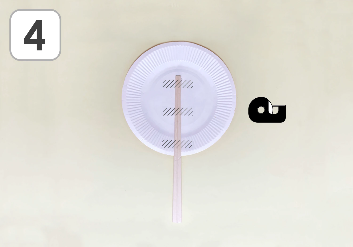 花火の紙皿うちわの製作手順4