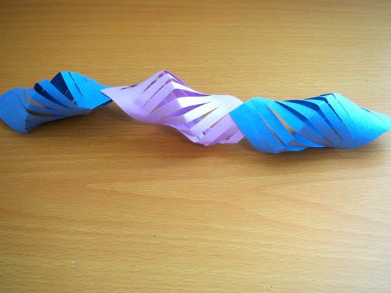 折り紙で出来た貝の飾り