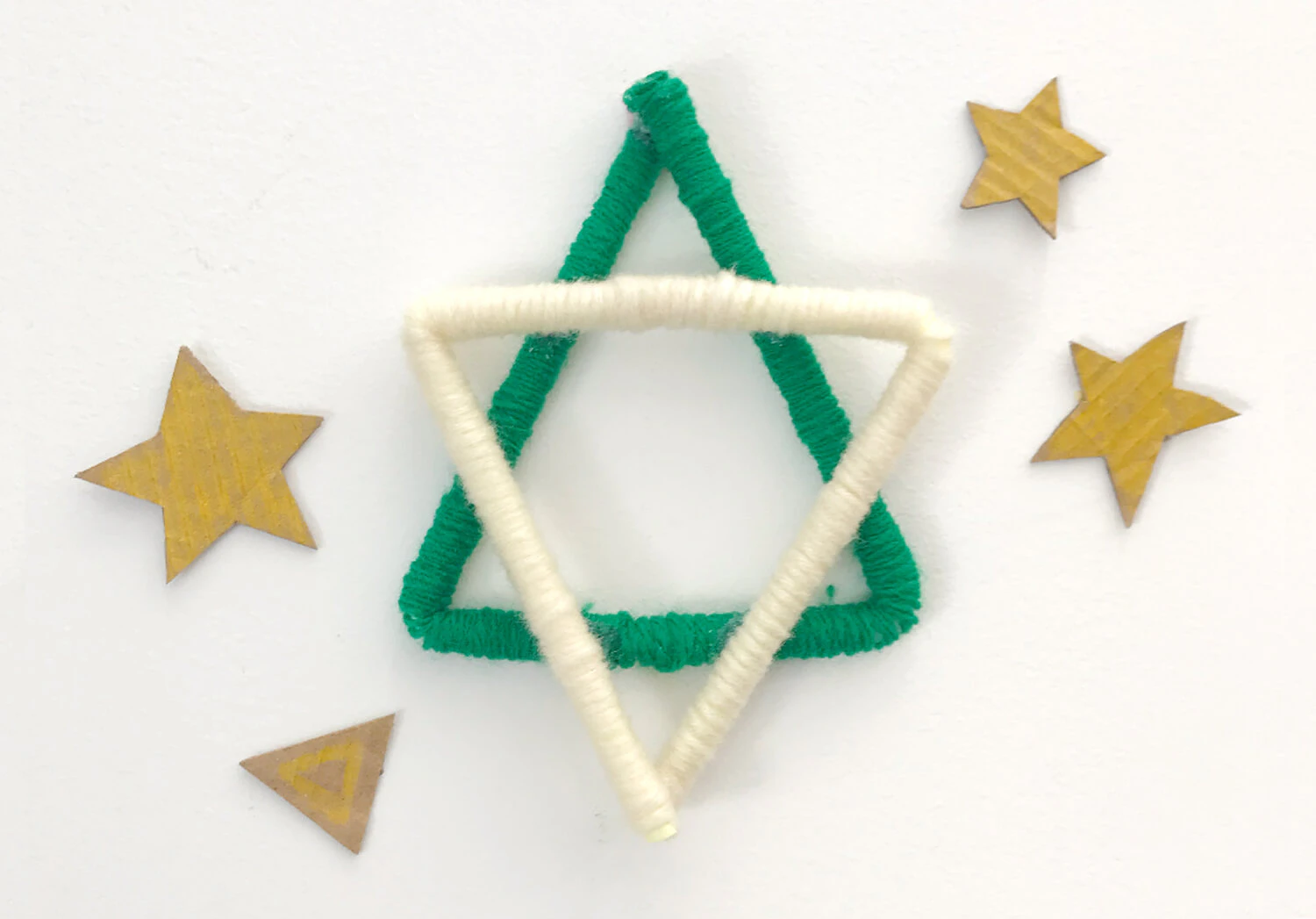 毛糸とストローの星飾りの製作