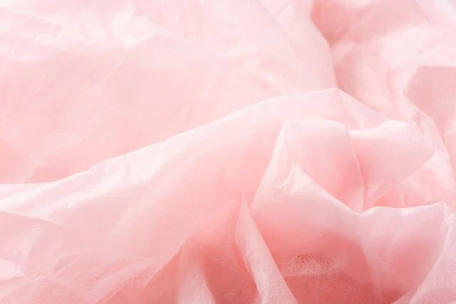 ピンク色の布