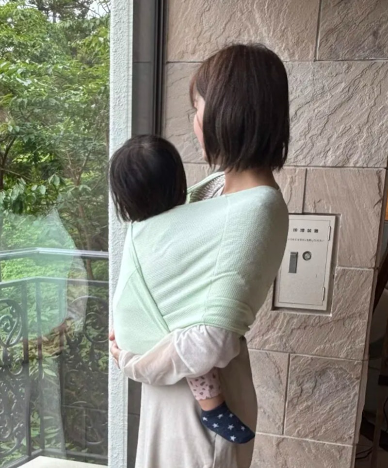 【助産師の視点】新生児の抱っこ・寝かしつけに悩むママへ。身体の負担を減らす「PIKIMAMAスリング」という選択肢