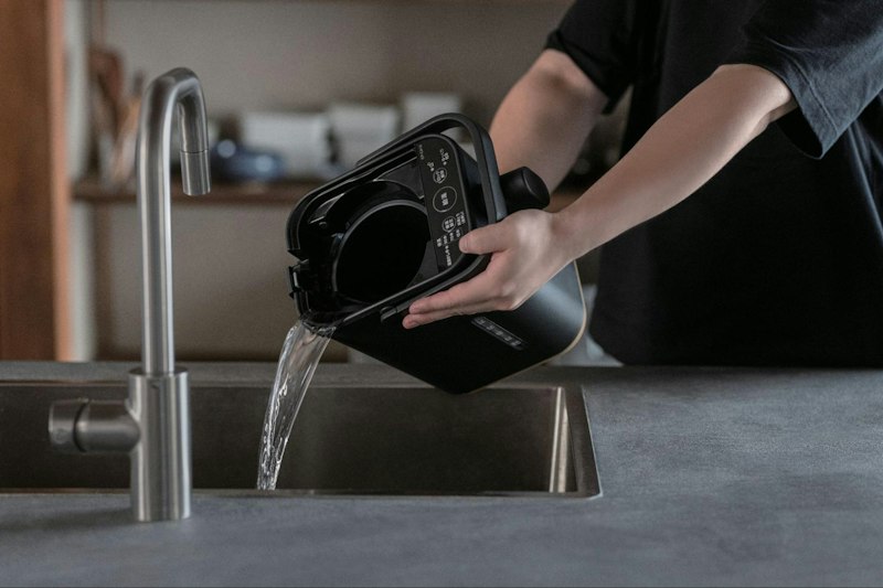 【メーカーに聞いた】同じ「70℃」でも、たどってきた道が違う。調乳の安全を支える象印「STAN. 電動ポット」