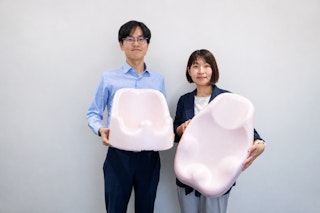 手軽さだけじゃない。赤ちゃんの“心地よさ”から考える、あわ沐浴(シャワー浴)とおふろマット