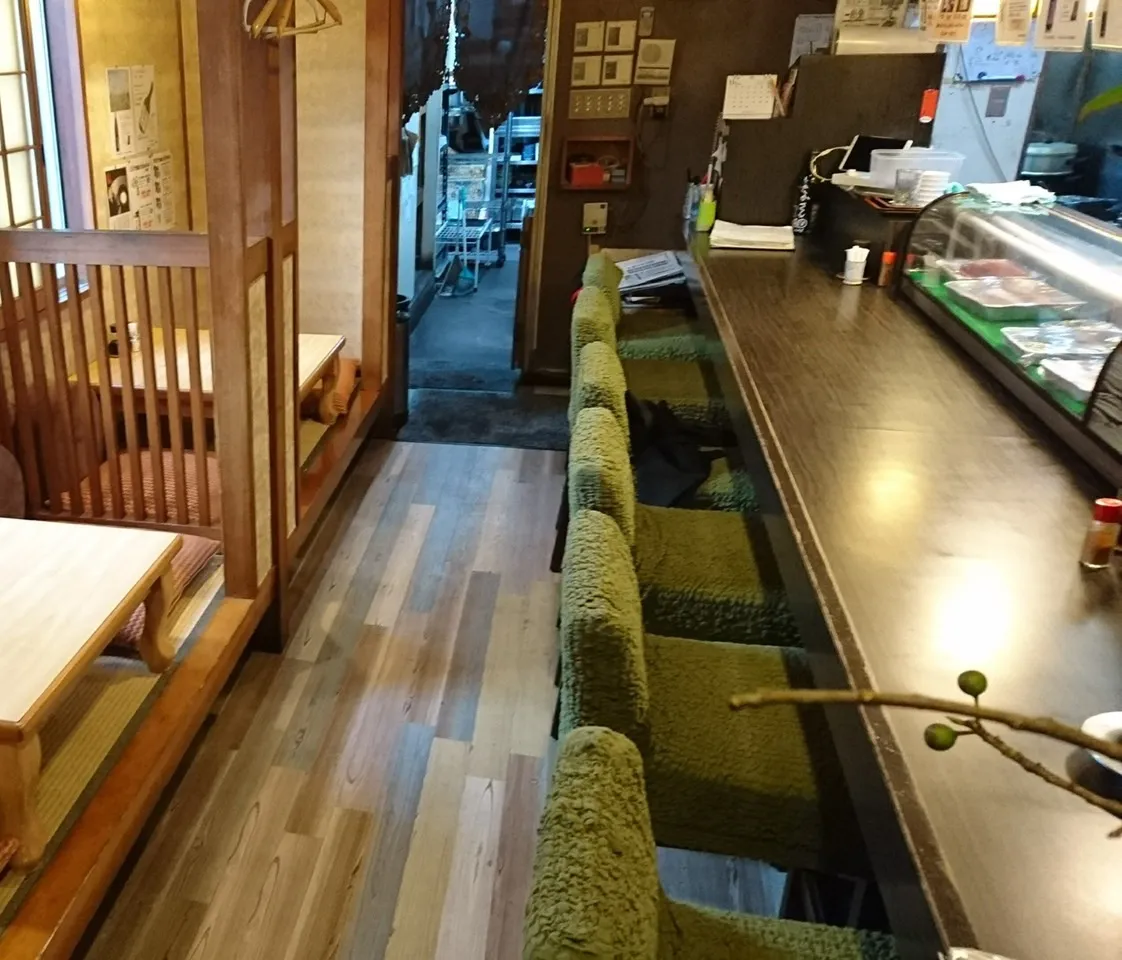 店内イメージ-一階カウンター席