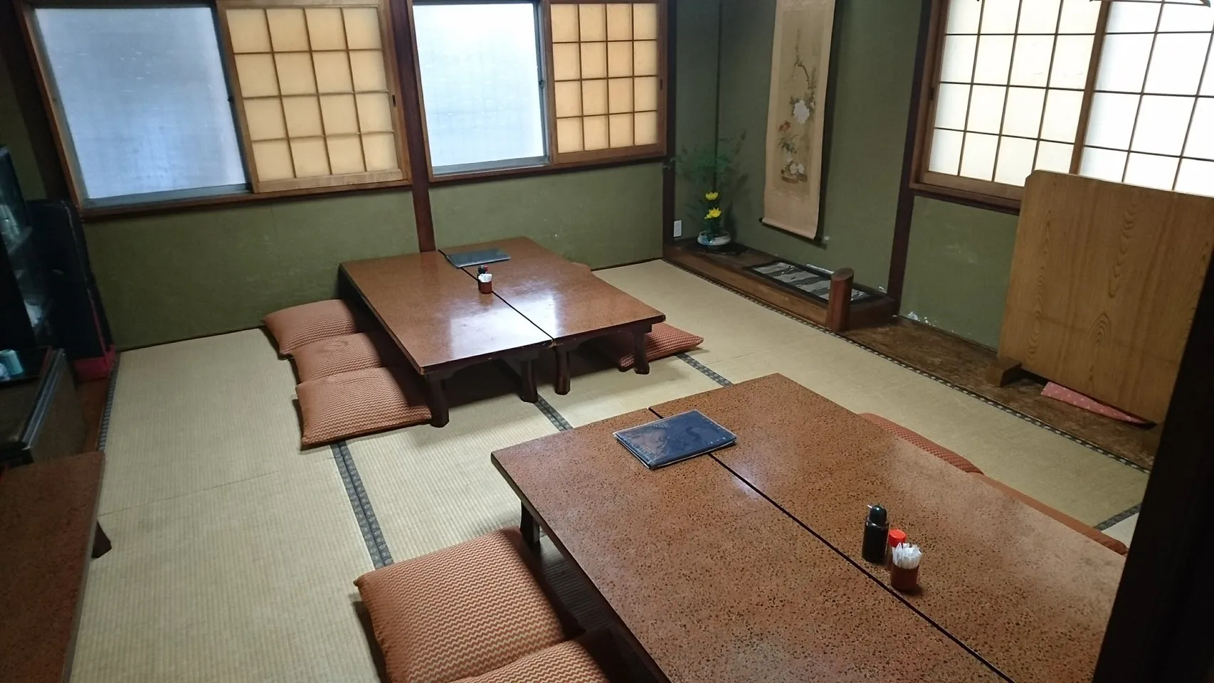 店内イメージ-二階南側