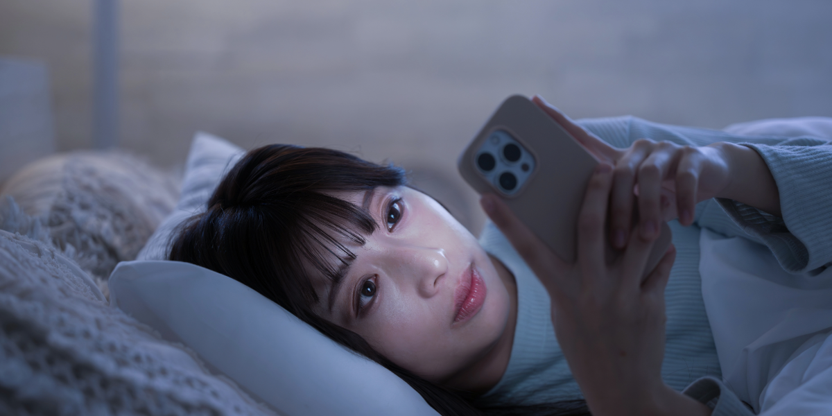 「スマホ見ながら寝落ち」が睡眠の質を下げる科学的理由