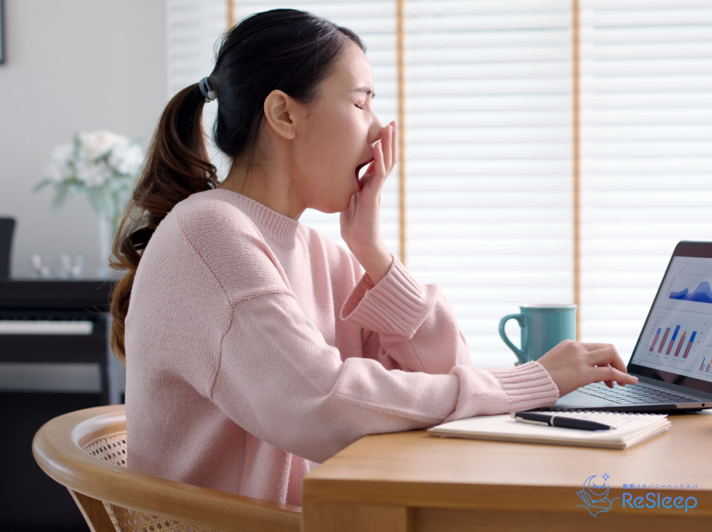 人はなぜ"あくび"をするのか？眠気だけじゃない意外な理由と体のサイン