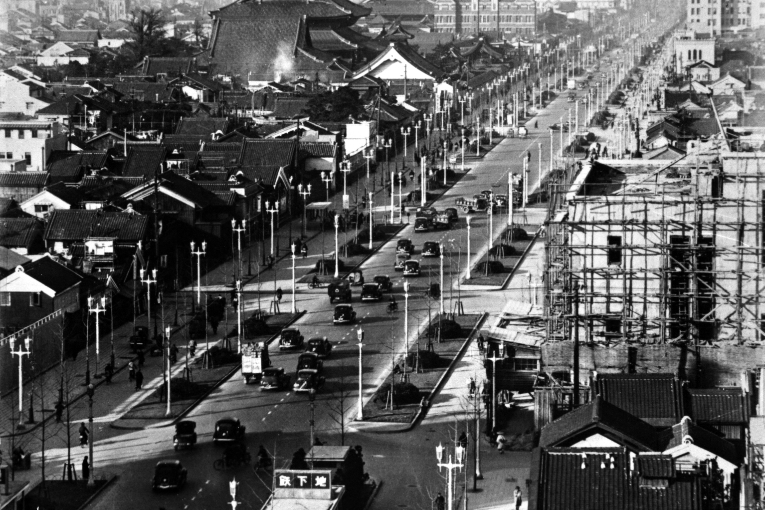 建設当時~完成直後の御堂筋 (1930年着工~ 1937年5月11日完成)