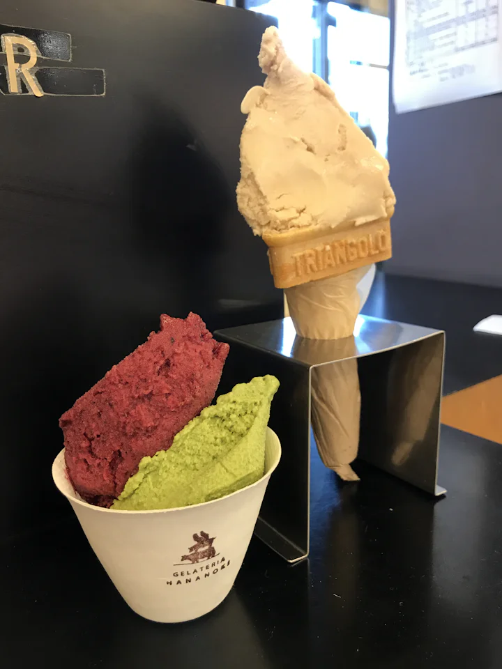 左から「ブルーベリー」、「おおすみ茶」、「マロン」。