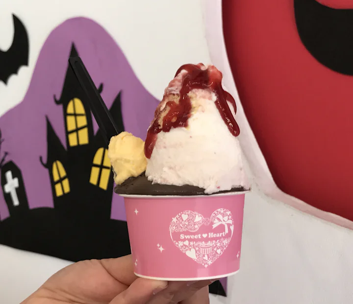 左から「たんかん」、「西郷どん」、「ショートケーキ」。 店員さんのご厚意で、「たんかん」ジェラートをサービスしてくださいました。感謝です。