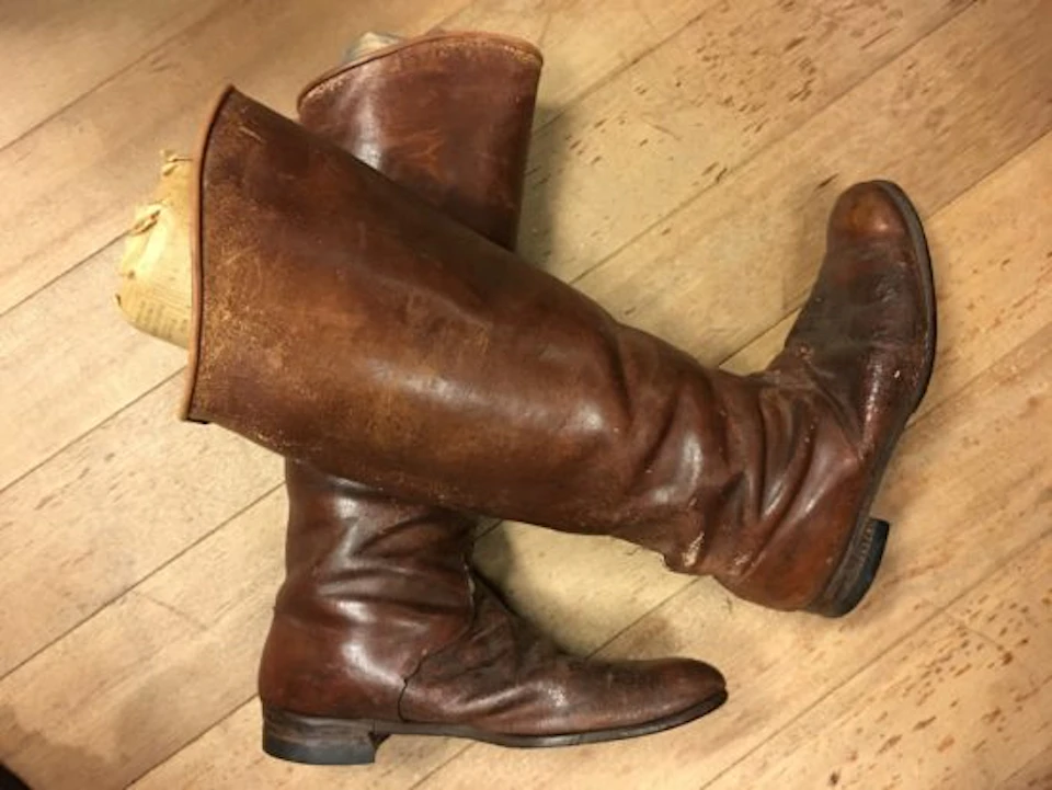 軍靴の修理前｜全体