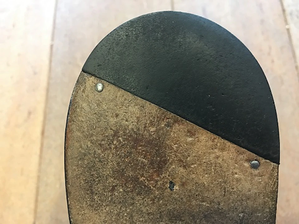 修理前の化粧釘