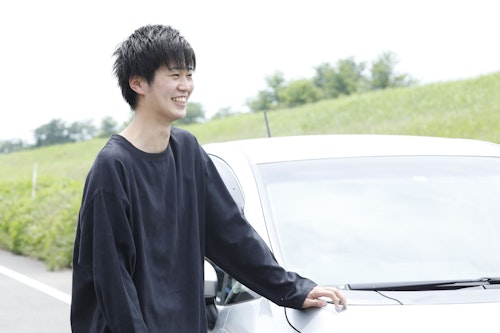 利用者インタビュー 新卒で予算がない中でも 希望の車を手にすることができました 定額カルモくん 中古車の利用者に聞く おトクにマイカー 定額カルモくん 中古車