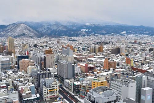 雪が積もった冬の山形市内を撮影した画像