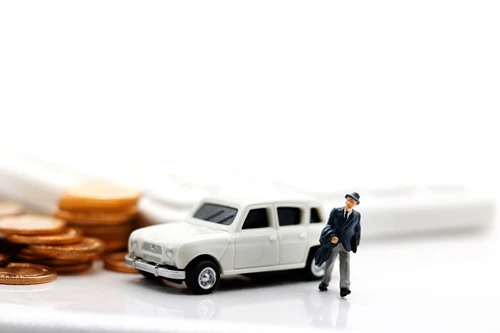 70歳以上でカーローンを組むには？ について解説する項目の見出し画像