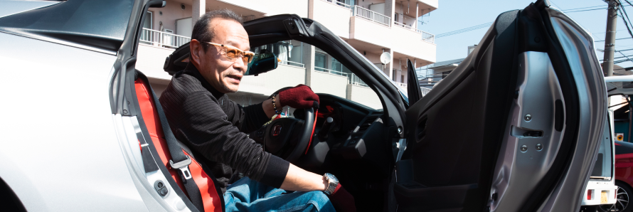 「カーリースカルモくん」の利用者に、サービスを利用してみての感想やカーライフについてインタビュー取材をした内容をまとめた記事のタイトル画像。