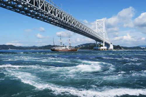 徳島・大鳴門橋と鳴門のうず潮を撮った画像