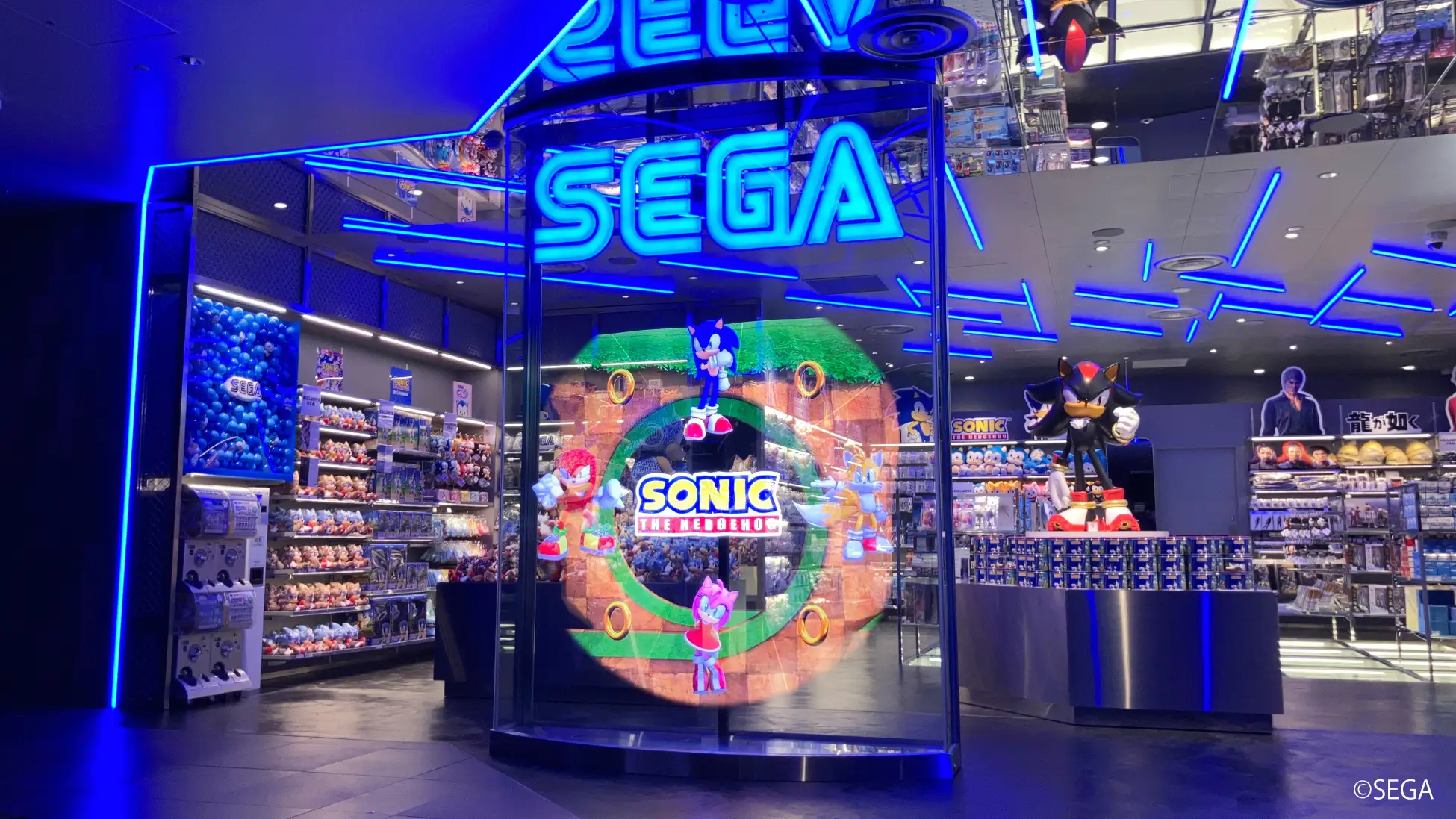 国内初超大型3Dホログラムディスプレイ「3D GHOST 200z」SEGA STORE TOKYO(セガストア トーキョー)に設置