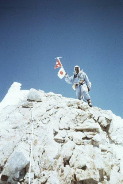 1956第三次マナスル登山隊 マナスルの頂に立った今西寿雄隊員.jpg