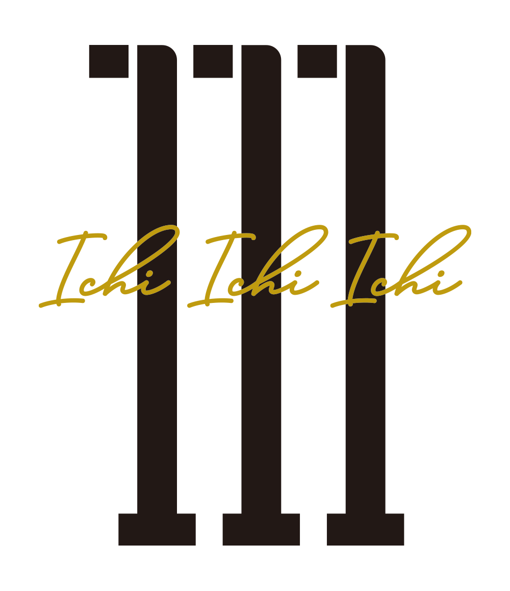 １１１（ICHIICHIICHI)のロゴ