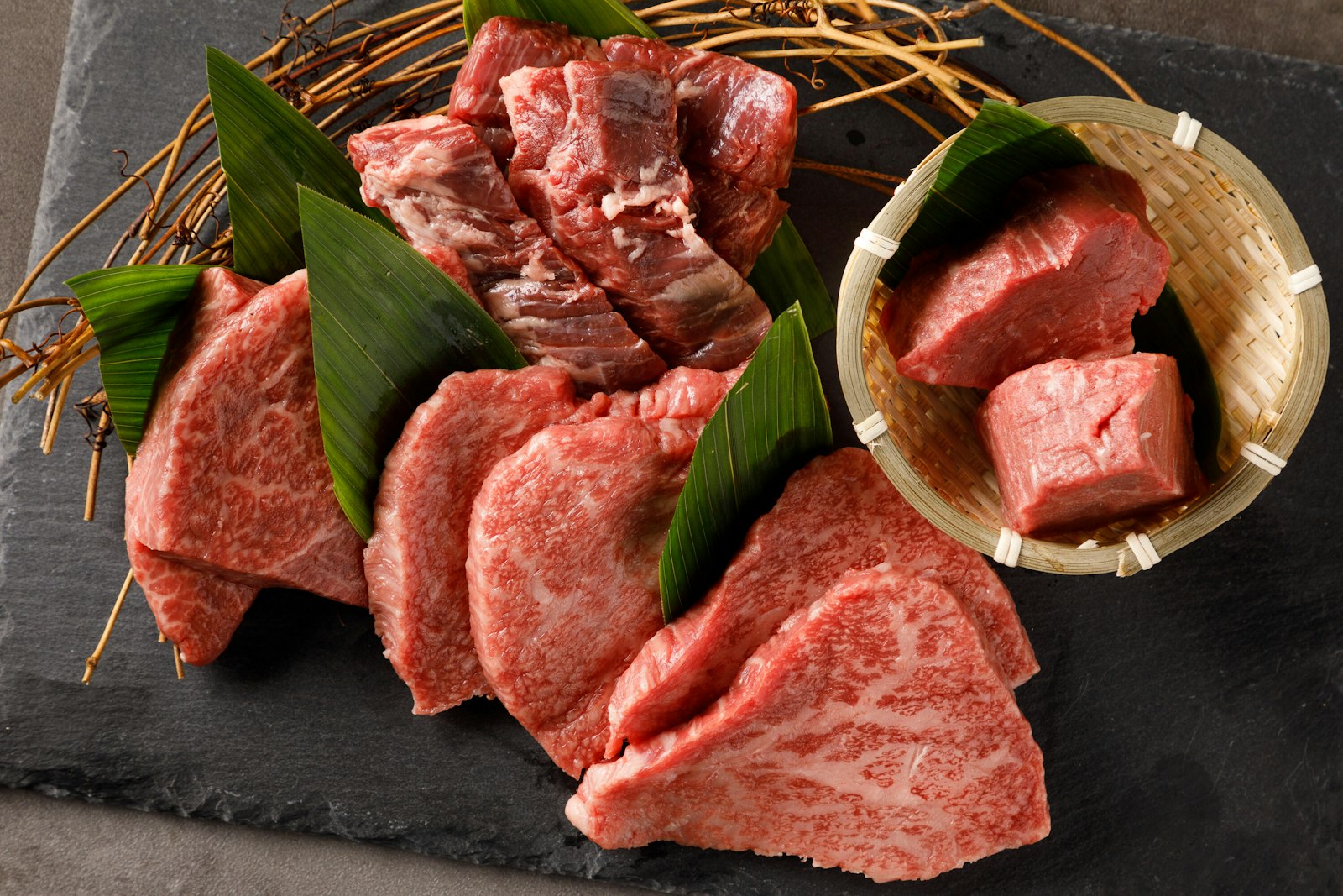 YAKINIKU &Meat Bistro SAPANAの店舗写真(1枚目)