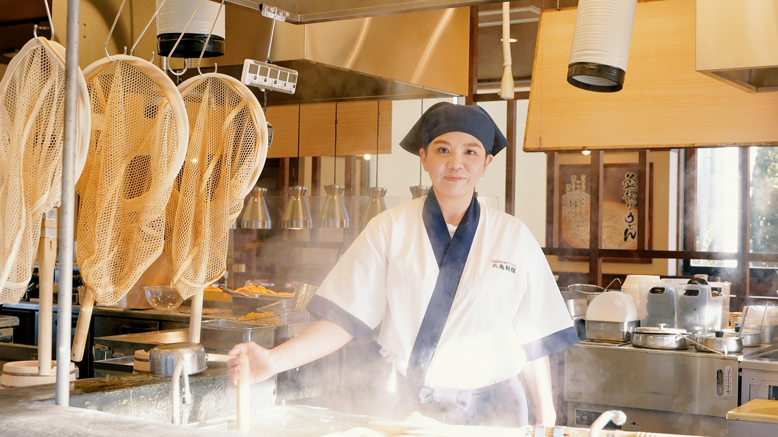 麺職人インタビュー 浅沼 由衣｜ここのうどんは、生きている。丸亀製麺