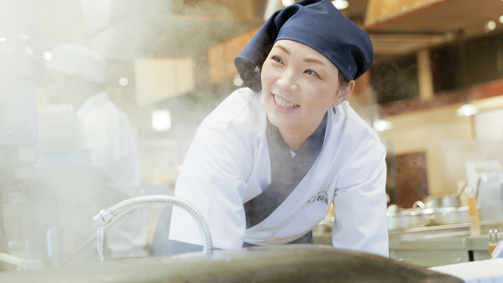 麺職人インタビュー 藤本 千恵美｜ここのうどんは、生きている。丸亀製麺