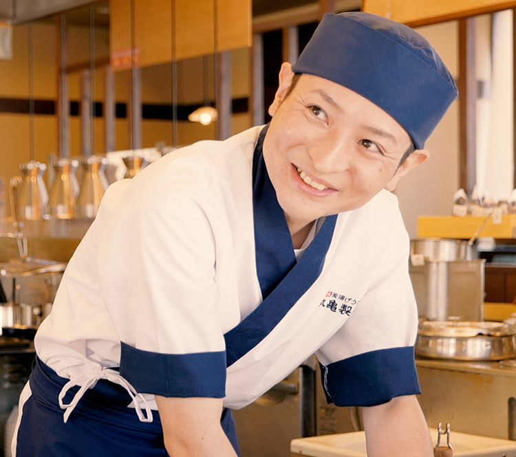 麺職人インタビュー 山倉 雅子｜ここのうどんは、生きている。丸亀製麺