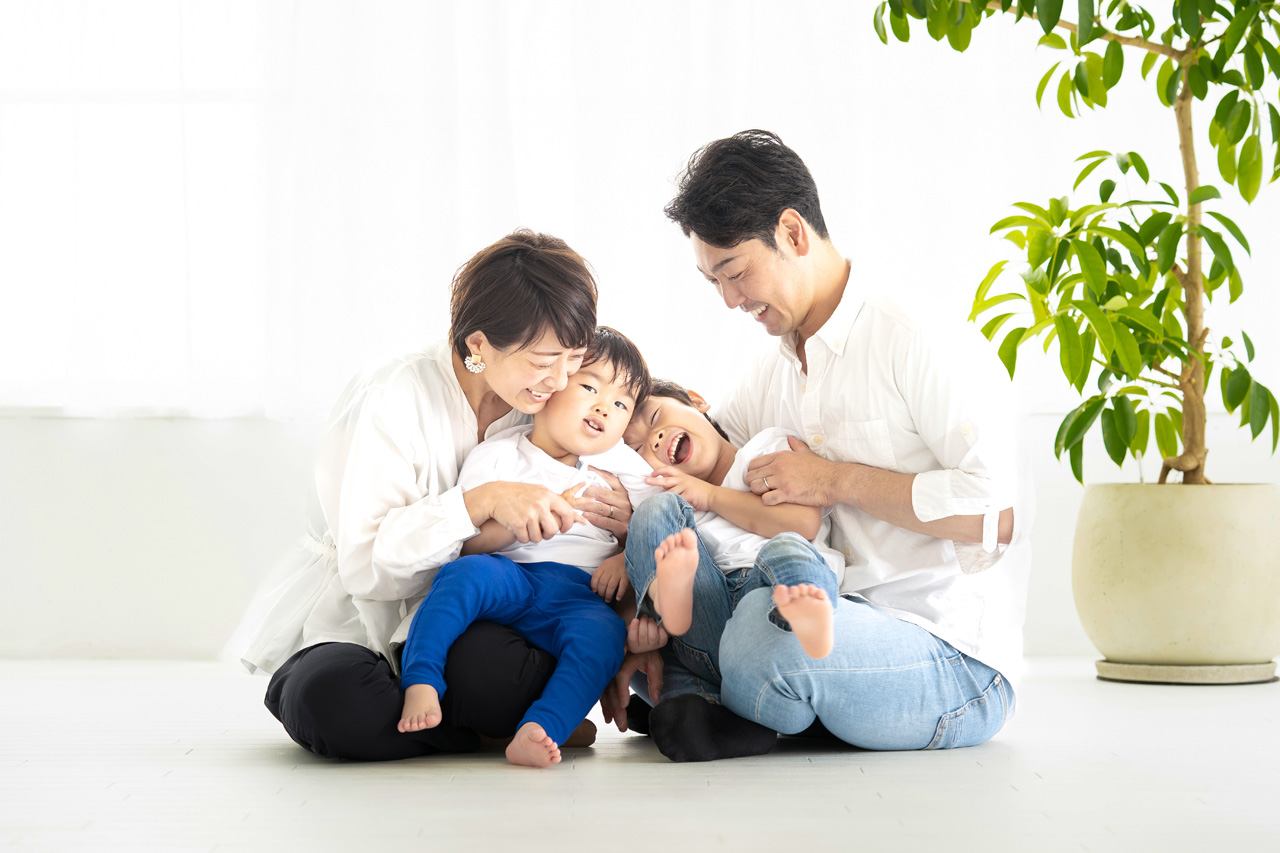 子育て世帯・若者夫婦世帯が対象！ 省エネ性能の高い家に補助金最大100万円！【こどもみらい住宅支援事業とは】