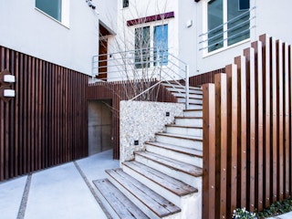 街に開かれた晴れ舞台