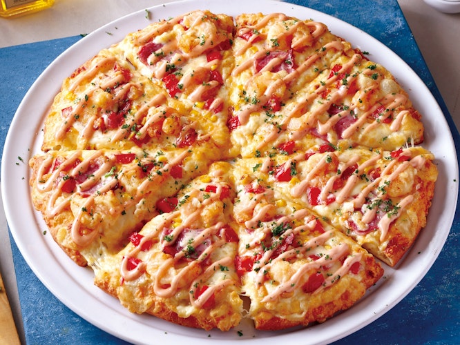 あの夏の定番が今年は春から登場!『ピザーラ エビマヨ』 累計2,000万枚*突破のよくばりシリーズに新作も登場