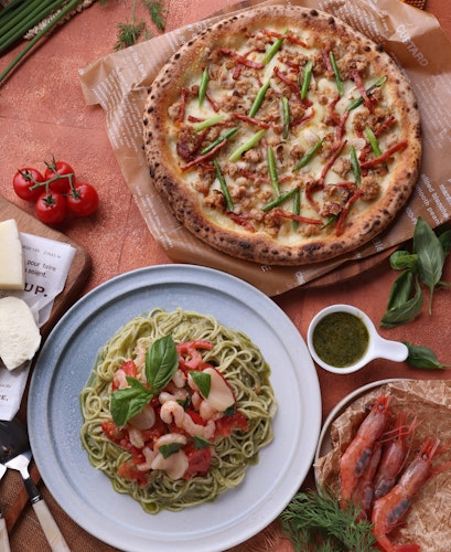 TO THE HERBSの夏限定メニュー暑い夏にこそ食べたい新作ピッツァにひんやりジェノベーゼパスタ、マンゴーパフェも!