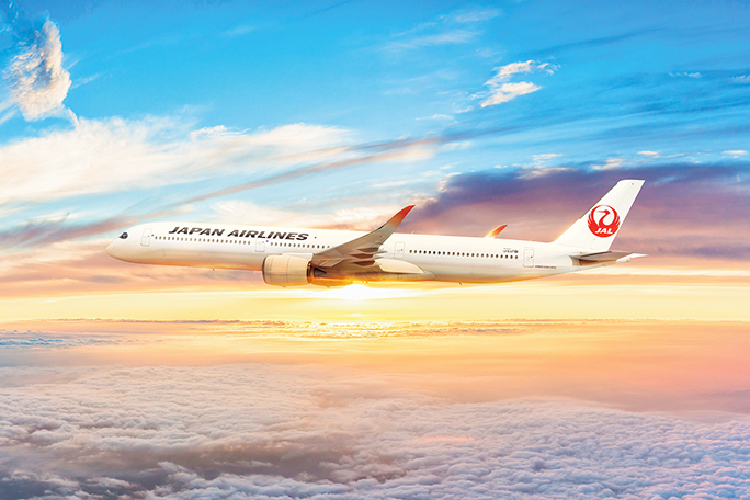 リヴァプール Liverpool FC 法被 Happi レッズがビートルズの象徴的な法被の写真を日本到着時に再現