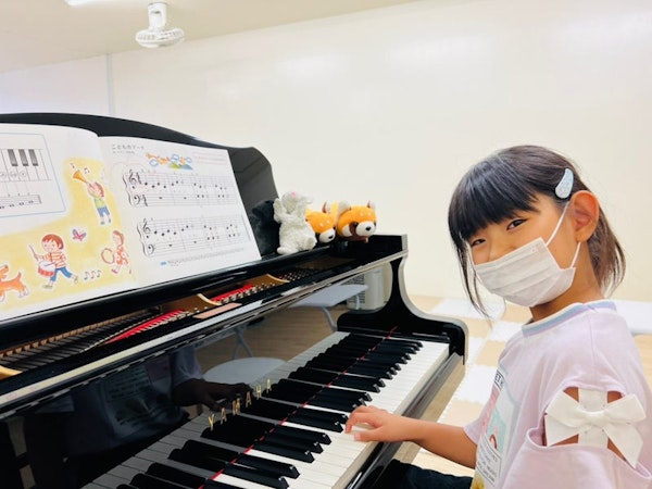 嘉手納　即興演奏で小さな作曲家誕生！どんな風に弾きたい？誰のために弾きたい？