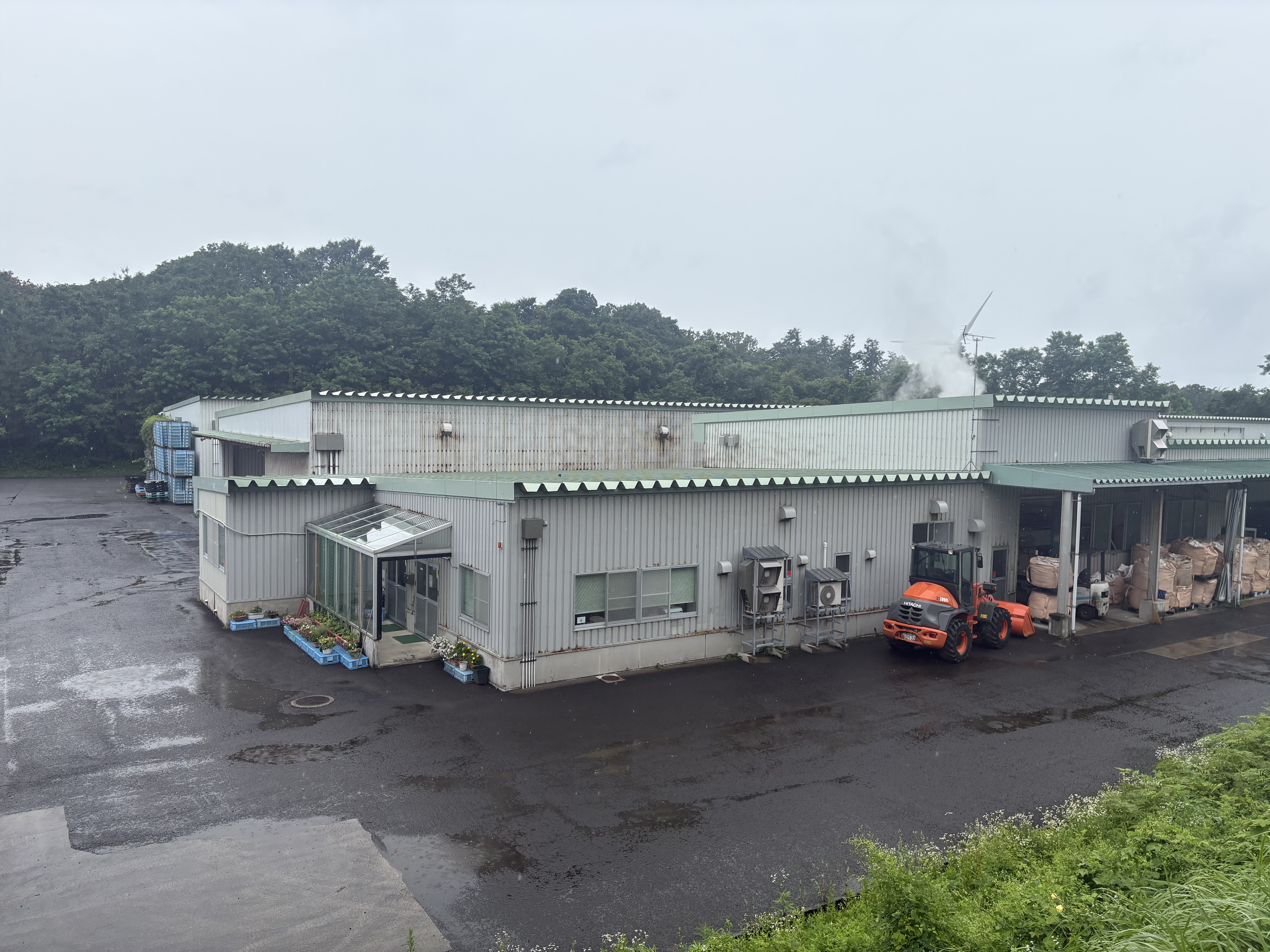 有限会社峰浜培養様　「大手電力会社だけ」の時代は終わった。有限会社峰浜培養が示す、激動の時代を生き抜くための新・電力調達戦略 