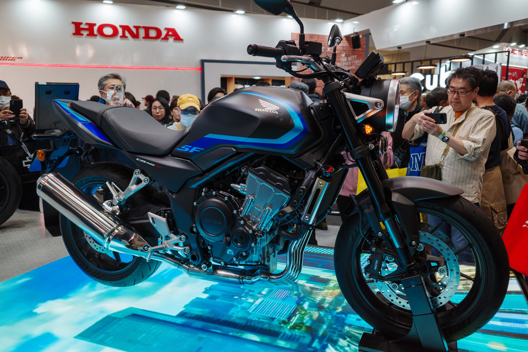 CB400SF 黒×青カラー