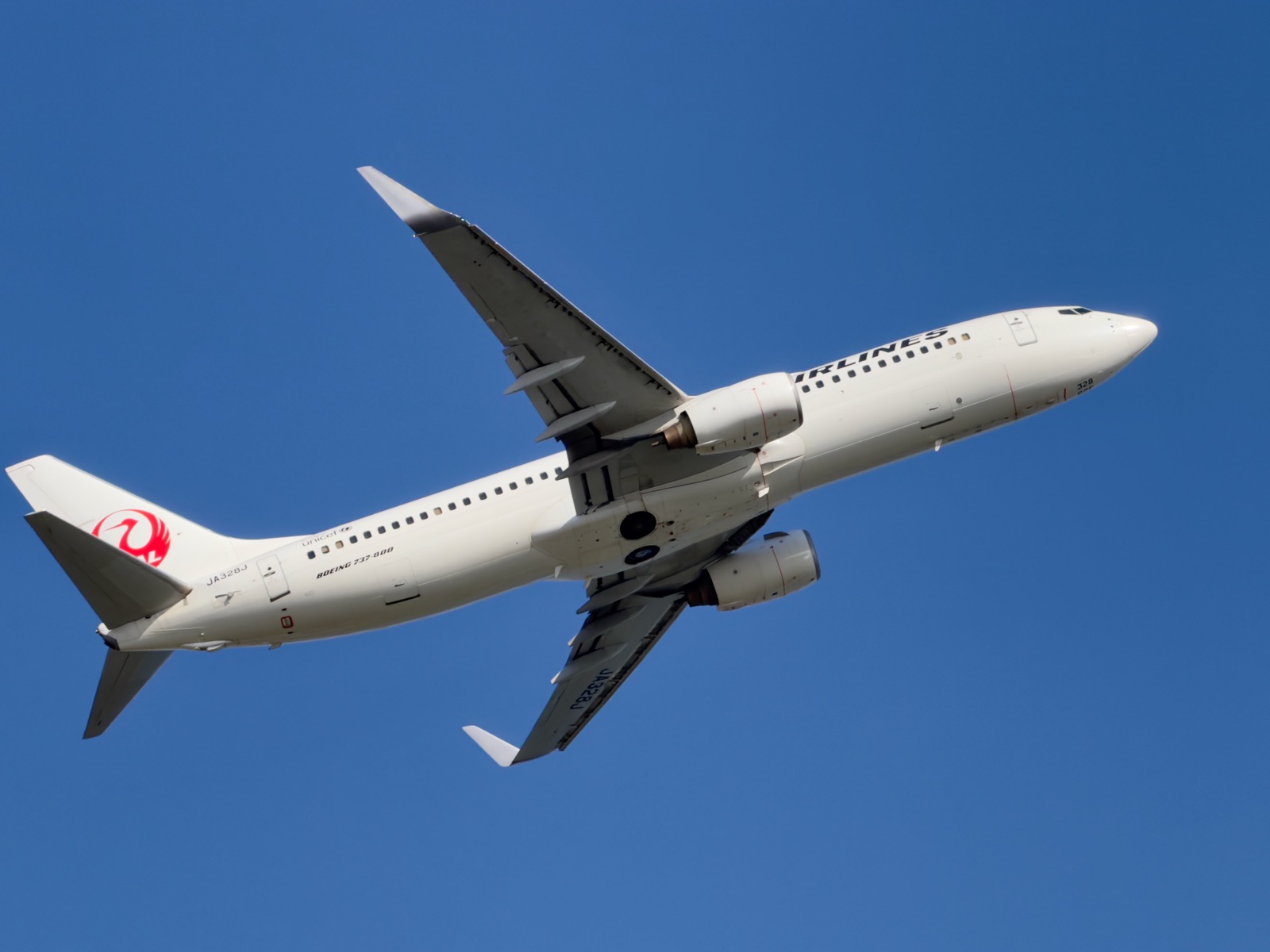 足湯スカイデッキから見えたJAL機の離陸