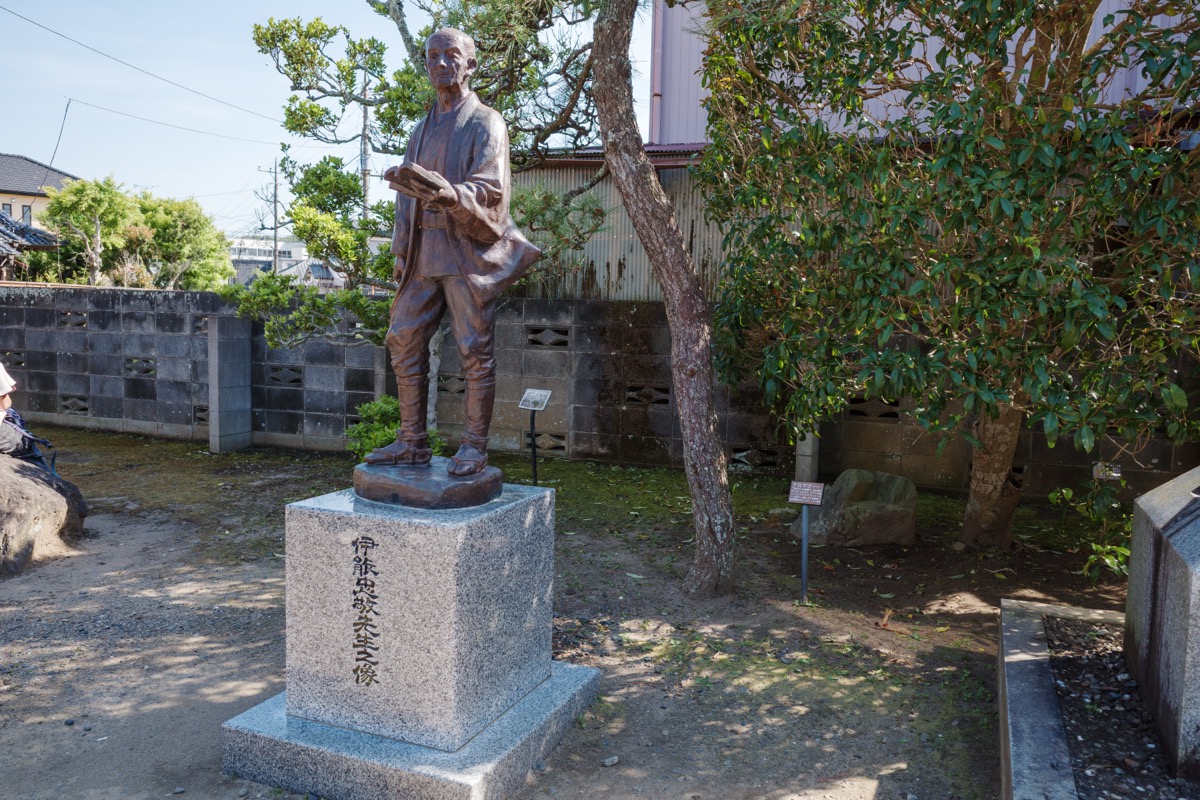 伊能忠敬の銅像