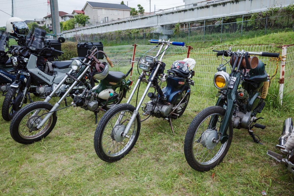 チョッパーカブが並ぶエリア