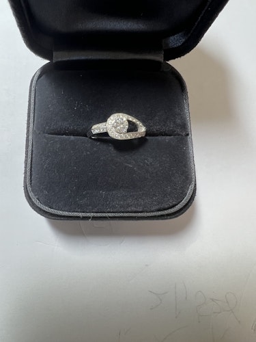 ダイヤモンドリング(指輪) pt900 0.7ct