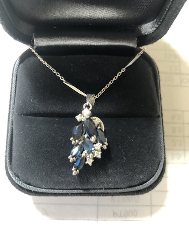 サファイアペンダント pt900