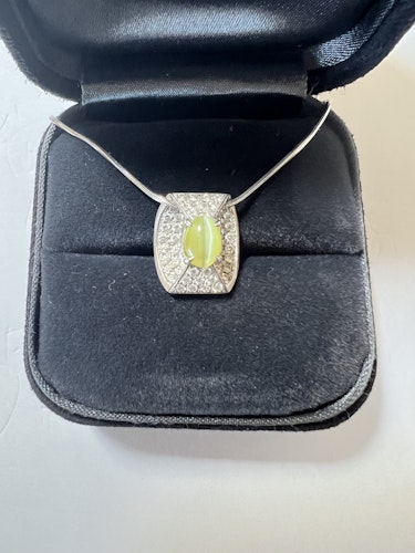 クリソベリルペンダント pt900