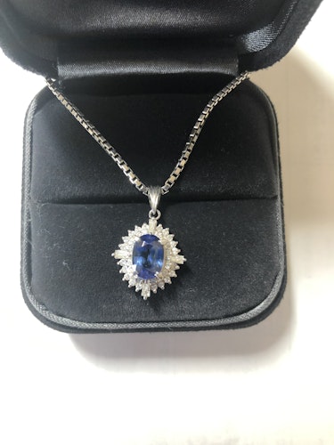 サファイアペンダント pt900 2ct