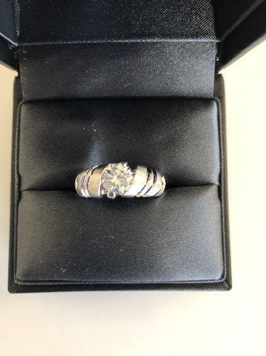 ダイヤモンドリング(指輪)