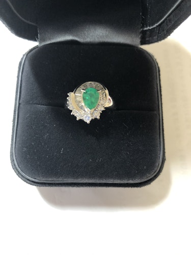 エメラルドリング(指輪) pt900